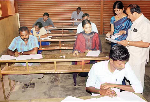 சேலத்தில் புள்ளியியலாளர் பணிக்கு தேர்வு 1,013 பேர் எழுதினர்