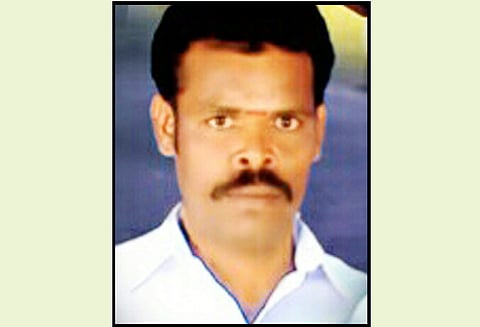 ரவுடி கொலை வழக்கில் தேடப்பட்டு வரும் 2 பேர் சென்னையில் பதுங்கல்; போலீசார் விரைந்தனர்