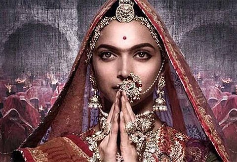 ஒரு திரைப்படத்திற்கு தணிக்கை சான்றிதழ் வழங்கும் முன் பொது வாழ்வில் உள்ளவர்கள் எந்த கருத்தையும் தெரிவிக்க கூடாது-சுப்ரீம் கோர்ட்