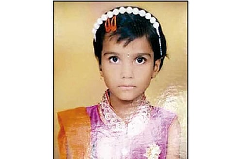 டி.வி. தொடரில் வந்தது போல் தீயுடன் நடனமாடிய சிறுமி உடல்கருகி சாவு