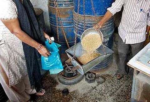 பொது வினியோக திட்டத்தில் ஜனவரி முதல் அத்தியாவசிய பொருட்கள் கிடைப்பதில் சிக்கல்