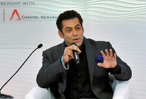 பத்மாவதி விவகாரம் எல்லோரும் சுப்ரீம் கோர்ட்டு உத்தரவிற்கு மதிப்பளிக்க வேண்டும் சல்மான்கான்