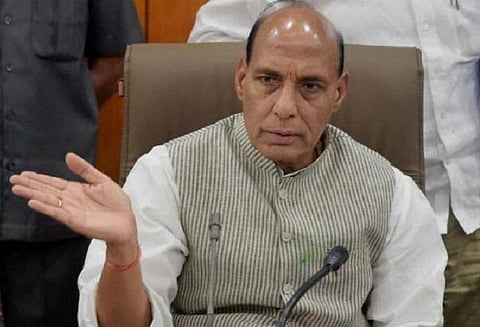 ‘ஒகி’ புயல் பாதிப்பு குறித்து தேசிய பேரிடர் மீட்பு குழு தலைவரிடம் ராஜ்நாத் சிங் ஆலோசனை