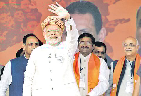 சமூகத்தை பிளவுபடுத்த காங்கிரஸ் முயற்சிக்கிறது மோடி குற்றச்சாட்டு