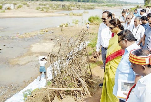 கீழக்குடிக்காடு தடுப்பணையை பெரம்பலூர் கலெக்டர் ஆய்வு