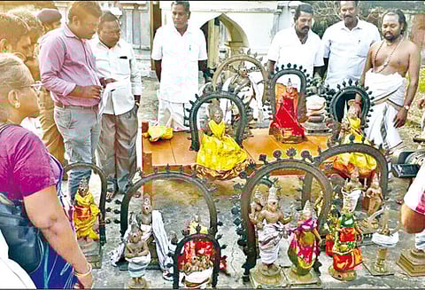 கோவில்களில் பாதுகாப்பு வசதி இல்லாததால் பாதுகாப்பு மையத்துக்கு 19 ஐம்பொன் சிலைகள் எடுத்து செல்லப்பட்டன