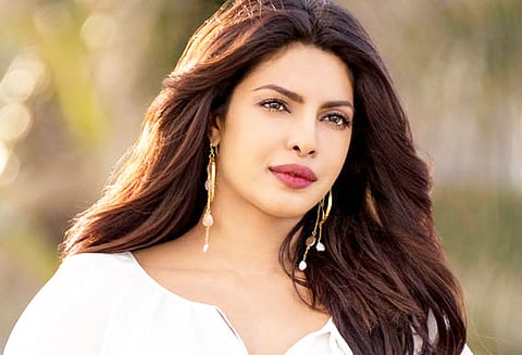 5 நிமிடம் நடனம் ஆட நடிகை பிரியங்கா சோப்ராவுக்கு ரூ.5 கோடி சம்பளம்