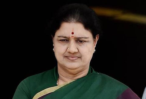 ஜெயலலிதா மரணம் குறித்து விசாரிக்க சசிகலாவுக்கு விசாரணை ஆணையம் ‘சம்மன்’