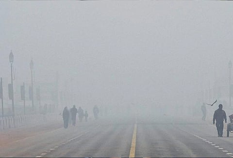 டெல்லியில் கடும் பனி மூட்டம்: 15 ரயில்கள் ரத்து, 28 ரயில்கள் தாமதம்