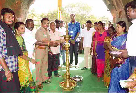 ஈரோடு வ.உ.சி. பூங்காவில் ஜூராசிக் பார்க் கண்காட்சி தொடங்கியது