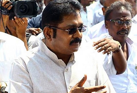 ஆர்.கே. நகர் இடைத்தேர்தல்: முதல் சுற்று முடிவில் டி.டி.வி. தினகரன் முன்னிலை