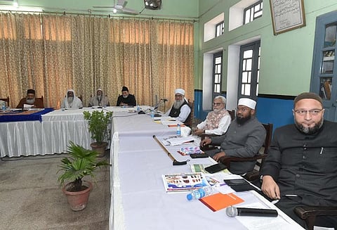 முத்தலாக் மசோதா ஒரு சதிதிட்டம் போன்றுதான் தெரிகிறது, நிறுத்திவைக்க வேண்டும் ஏஐஎம்பிஎல்பி