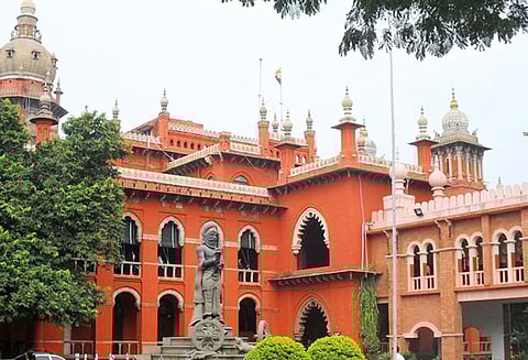 புத்தாண்டு: நள்ளிரவில் இந்து கோவில்களை திறக்க இடைக்கால தடை எதுவும் விதிக்க முடியாது - சென்னை ஐகோர்ட்