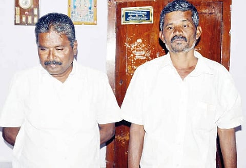 கூட்டுறவு வங்கியில் ரூ.40½ லட்சம் கையாடல் செயலாளர் உள்பட 2 பேர் கைது