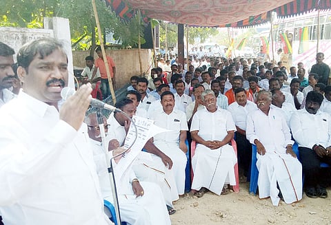 கடலில் மாயமான மீனவர்களுக்கு 7 ஆண்டுகளுக்கு பிறகு நிவாரணம் வழங்கும் சட்டத்தை ரத்து செய்ய வேண்டும்