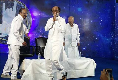 அரசியல் களத்தில் குதிக்கும் ரஜினிகாந்த் சினிமாவில் சம்பாதித்த சொத்து மதிப்பு எவ்வளவு ?