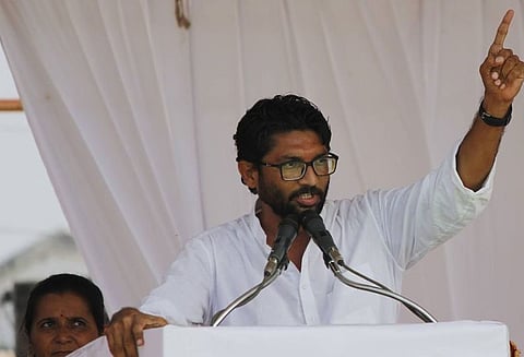 மும்பையில் ஜிக்னேஷ் மேவானி, உமர் காலித் கலந்து கொள்ள இருந்த நிகழ்ச்சிக்கு போலீஸ் அனுமதி மறுப்பு