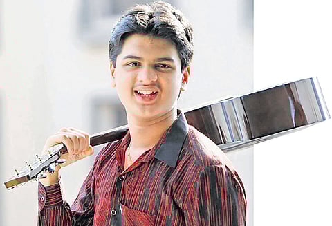 ‘ஆட்டிசம்’ பாதிப்பிலும் அசத்தும் பாடகர்