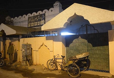 காவி நிறம் பூசப்பட்ட உ.பி.ஹஜ் அலுவலகத்திற்கு மீண்டும் வெள்ளை நிறம்