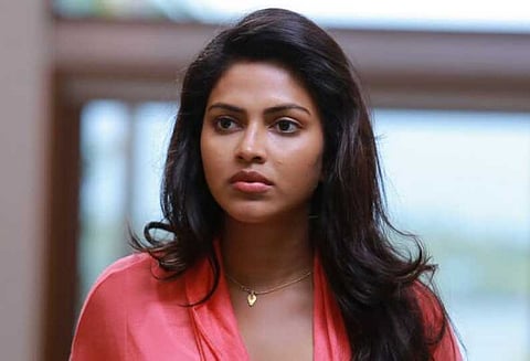 சொகுசு கார் வரி ஏய்ப்பு வழக்கு நடிகை அமலா பாலுக்கு கேரள ஐகோர்ட்டு உத்தரவு