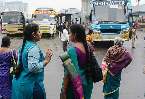 7-வது நாளாக பஸ் ஸ்டிரைக் 60 ஆயிரம் தொழிலாளர்களுக்கு நோட்டீஸ்