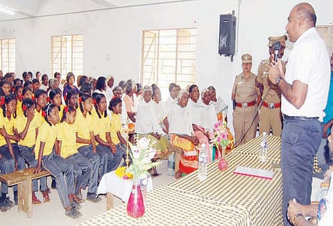 நீலகிரி மாவட்ட காவல்துறை மூலம் 72 கிராமங்கள் தத்தெடுப்பு, போலீஸ் சூப்பிரண்டு தகவல்