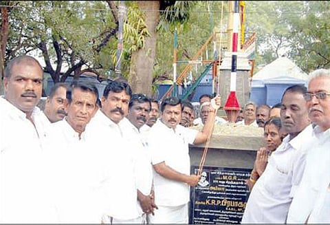 நெல்லை மாவட்டத்தில் எம்.ஜி.ஆர். பிறந்தநாள் விழா கொண்டாட்டம்