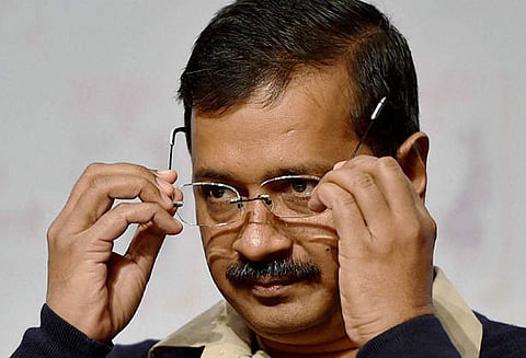 இரட்டை ஆதாய பதவி விவகாரம் கெஜ்ரிவால் கட்சி எம்.எல்.ஏ.க்கள் 20 பேர் பதவி பறிப்பு?