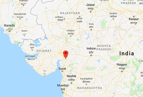 குஜராத்தில் ரசாயன தொழிற்சாலையில் தீ விபத்து: 3 தொழிலாளர்கள் பலி; 5 பேர் காயம்