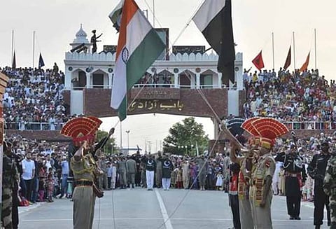 இந்திய குடியரசு தினம் பாகிஸ்தான் வீரர்களுக்கு இனிப்பு வழங்கவில்லை