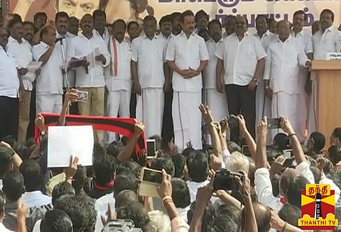 பேருந்து கட்டண உயர்வு: சென்னை சேப்பாக்கத்தில் மு.க. ஸ்டாலின் தலைமையில் ஆர்ப்பாட்டம் தொடங்கியது