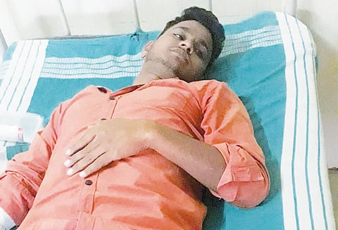 பணியிட மாற்றம் செய்யப்பட்டதால் விஷம் குடித்த அரசு பஸ் கண்டக்டருக்கு தீவிர சிகிச்சை