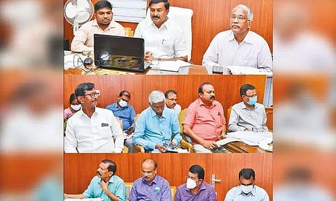 "அரசின் திட்டங்களை மக்களிடம் விரைவாக கொண்டு சேருங்கள்" - மக்கள் தொடர்பு அலுவலர்களுக்கு அமைச்சர் மு.பெ.சாமிநாதன் அறிவுரை