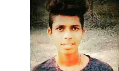 ஜல்லிக்கட்டில் காயமடைந்த வாலிபர் சிகிச்சை பலனின்றி சாவு