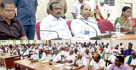 கீழ்பவானி வாய்க்காலில் 55 கிலோ மீட்டருக்கு சீரமைப்பு பணிகள் செய்ய விவசாயிகள் கோரிக்கை