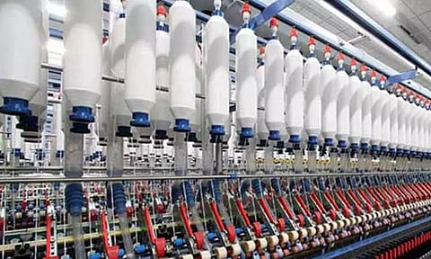 நூல் விலை உயர்வு: 15 நாட்கள் வேலை நிறுத்தப்போராட்டம் - ஜவுளி உற்பத்தியாளர்கள் முடிவு