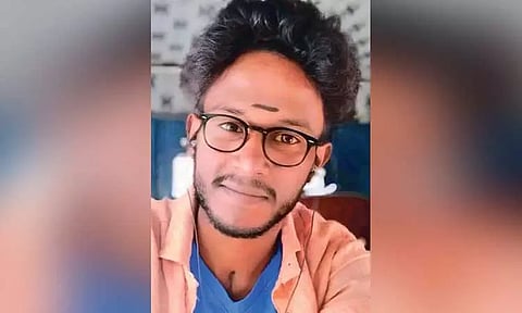 ராட்சத அலையில் சிக்கி படகு கவிழ்ந்த விபத்து: கடலில் மூழ்கிய மீனவர் உடல் காசிமேட்டில் கரை ஒதுங்கியது