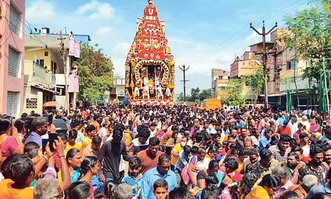மீஞ்சூர் வரதராஜ பெருமாள் கோவில் தேரோட்டம்