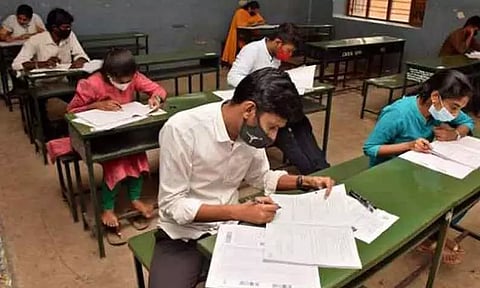 82 மையங்களில் குரூப்-2 தேர்வு