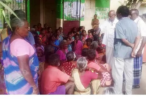 விவசாய தொழிலாளர் சங்கத்தினர் முற்றுகை