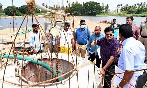 காவிரி கூட்டு குடிநீர் திட்ட பணிகளை விரைந்து முடிக்க கலெக்டர் உத்தரவு