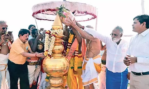 நங்கநல்லூர் ஆஞ்சநேயர் கோவில் கும்பாபிஷேகம் - திரளான பக்தர்கள் சாமி தரிசனம்