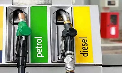 பெட்ரொல், டீசல் மீதான வாட் வரி குறைப்பு - கேரள அரசு அறிவிப்பு