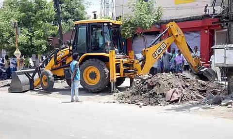 ஆக்கிரமிப்புகள் அகற்றும் பணி மும்முரம்