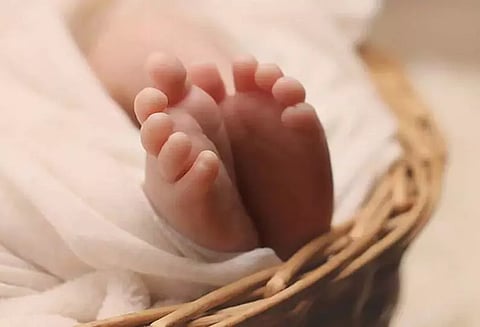 காஷ்மீரில் கொடூரம்; புதைத்த ஒரு மணிநேரத்திற்கு பின் வெளியே எடுத்ததில் உயிருடன் இருந்த குழந்தையின் அதிர்ச்சி பின்னணி..!