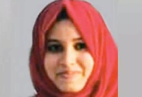 தொண்டையில் சிக்கிய மாமிச துண்டு இளம் பெண் உயிரை பறித்தது