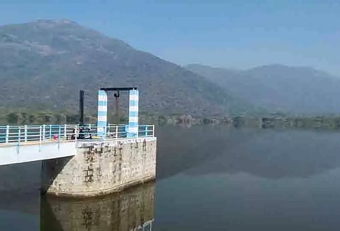 நீர்ப்பிடிப்பு பகுதியில் மழை: நிரம்பும் நிலையில் வரட்டுப்பள்ளம் அணை