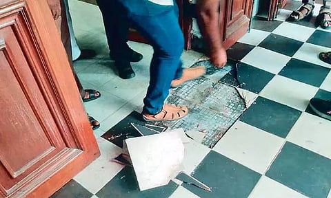 சென்னை தலைமைச்செயலகத்தில் பலத்த சத்தத்துடன் விரிசல் விட்ட 'டைல்ஸ்' - அதிக வெப்பம் தாங்காமல் உடைந்தன