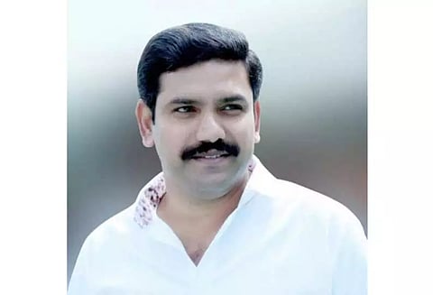 எடியூரப்பா மகன் விஜயேந்திராவுக்கு டிக்கெட் வழங்காதது ஏன்? -பரபரப்பு தகவல்