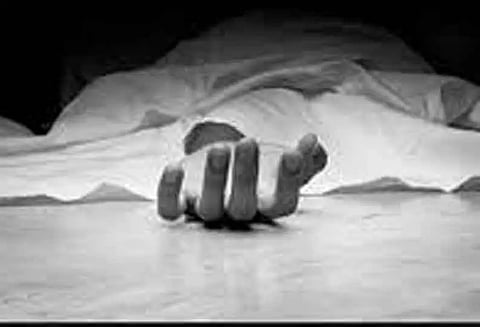 மோட்டார் சைக்கிள் மோதி ஆட்டோ டிரைவர் சாவு